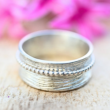 Geriffelter Silberring "Liel" mit drehbarem Element