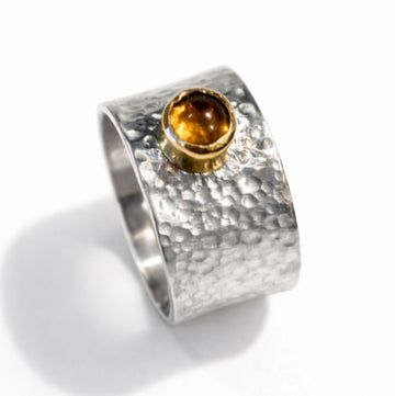 Damenring aus Silber mit Citrin in der Goldfassung