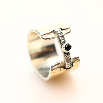 Breiter durchbrochener Silberring "Rotem" mit Onyx