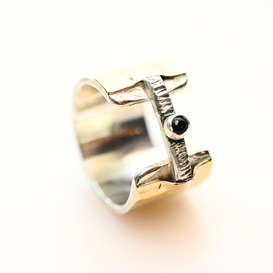 Breiter durchbrochener Silberring "Rotem" mit Onyx
