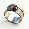 Breiter Silberring mit Granat – Bicolor Damenring "Efrat"
