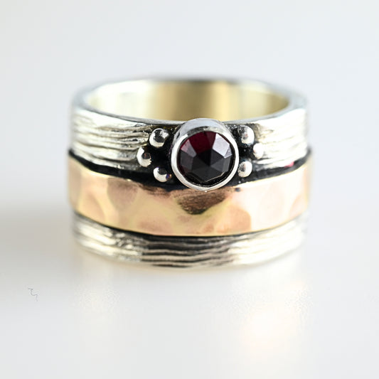 Massiver Bicolor Ring "Einat" mit Granat-Stein