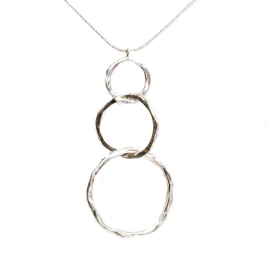 Gehämmerter Anhänger aus 925er Silber