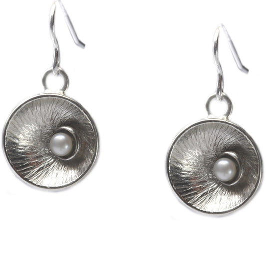 Muschelförmige Perlen-Ohrringe 925er Silber