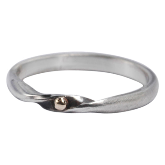 Schmaler Silberring "Vered" mit goldenem Punkt