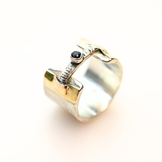 Breiter durchbrochener Silberring "Rotem" mit Onyx