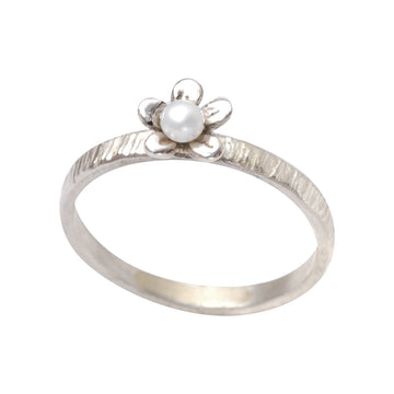 Zarter Blumenring "Dalia" aus Silber mit Perle